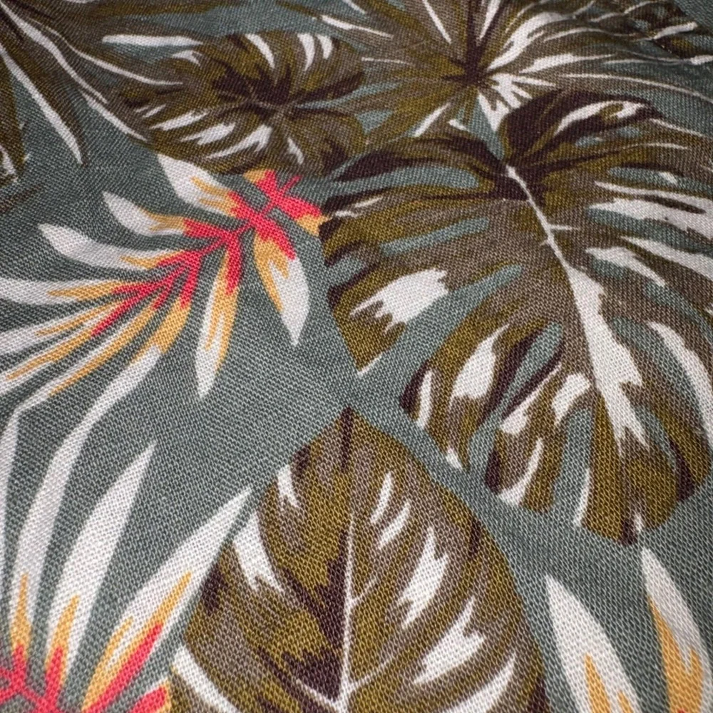 BANANA REPUBLIC Linen Shirt Mens M Green Tropical Camp Floral Slim Short‎ Sleeve